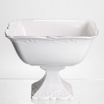 Конфетница на ножке фарфоровая Pearl 15*15 см Yiwu 120-YH-HG054