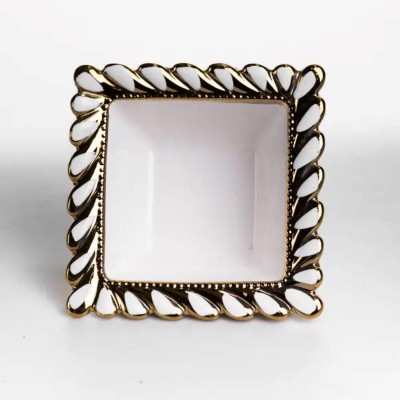 Тарелка глубокая фарфоровая Tiffany квадратная 15х15х7 см ML2007